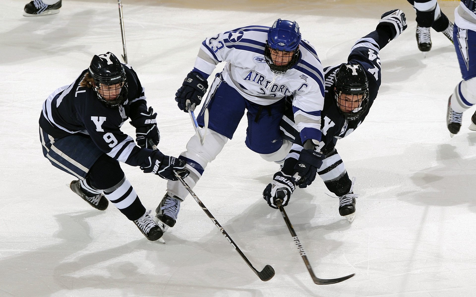 米兰体育-冬奥会滑雪项目展现极限运动魅力，冬奥会滑雪比赛项目